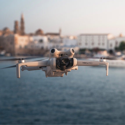 Dron DJI Mini 4 Pro with RC 2 Controller
